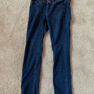 Woman’s Tommy Bahama jeans